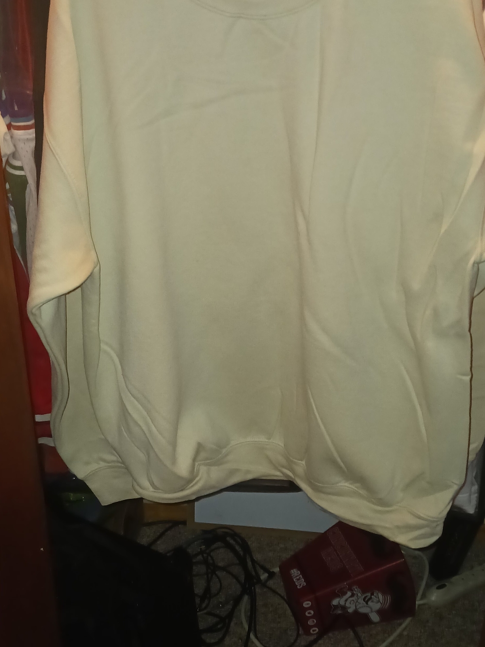 Gildan Men's Light Cream Crewneck Sweatshirt